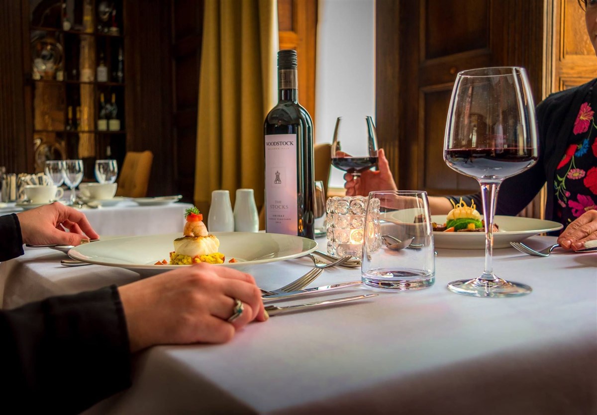 Intimate dining