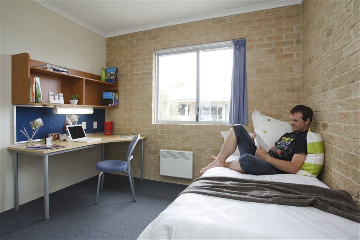Schlafzimmer in einem Apartment mit sechs Schlafzimmern
