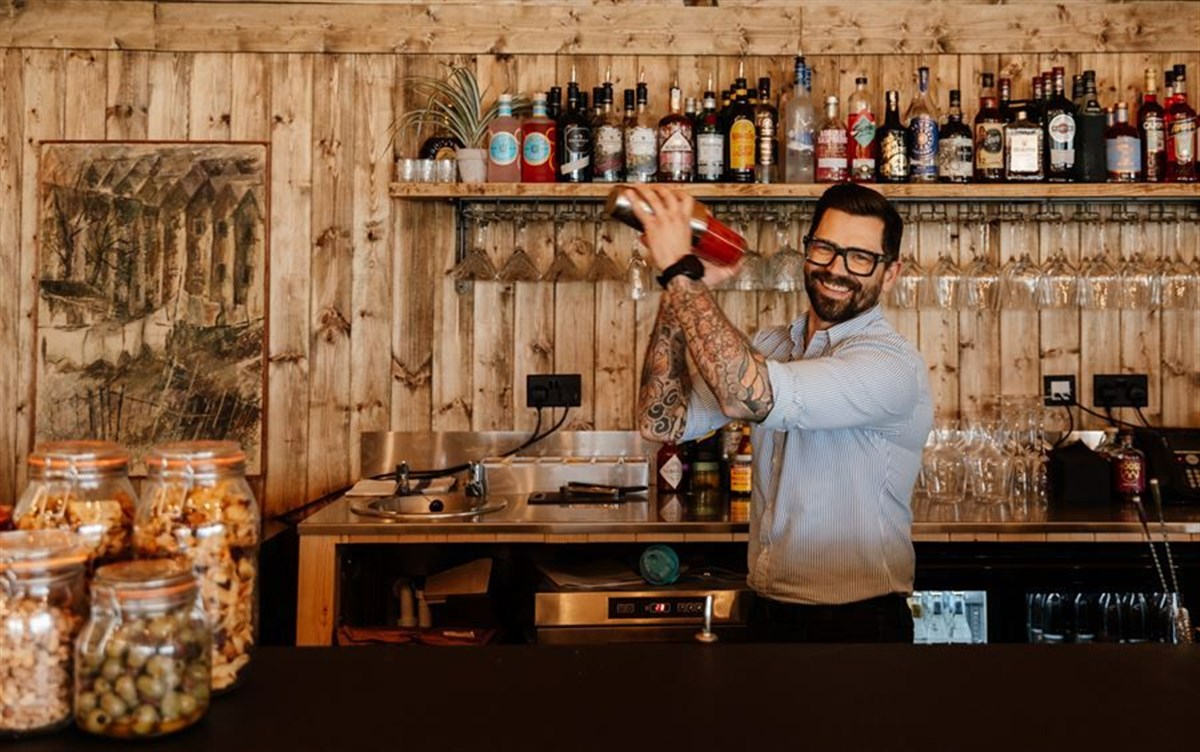 The Lakes by Yoo Bar & Kitchen, Lechdale, Cotswolds