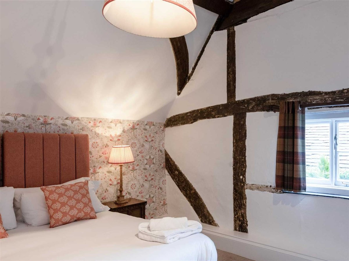 The Richard Onslow,  113 - 117 High St, Cranleigh Village, Surrey, GU6 8AU