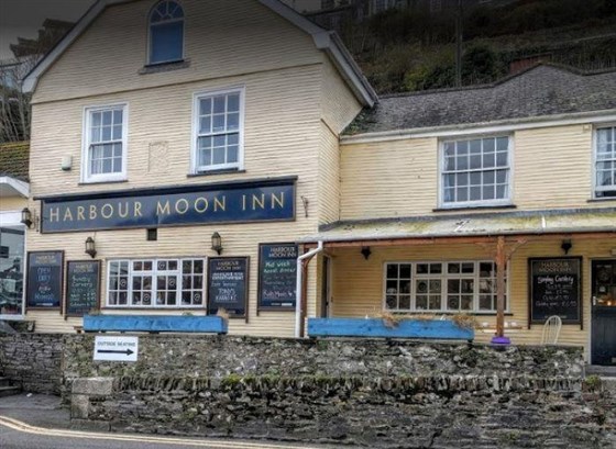Harbour Moon Inn