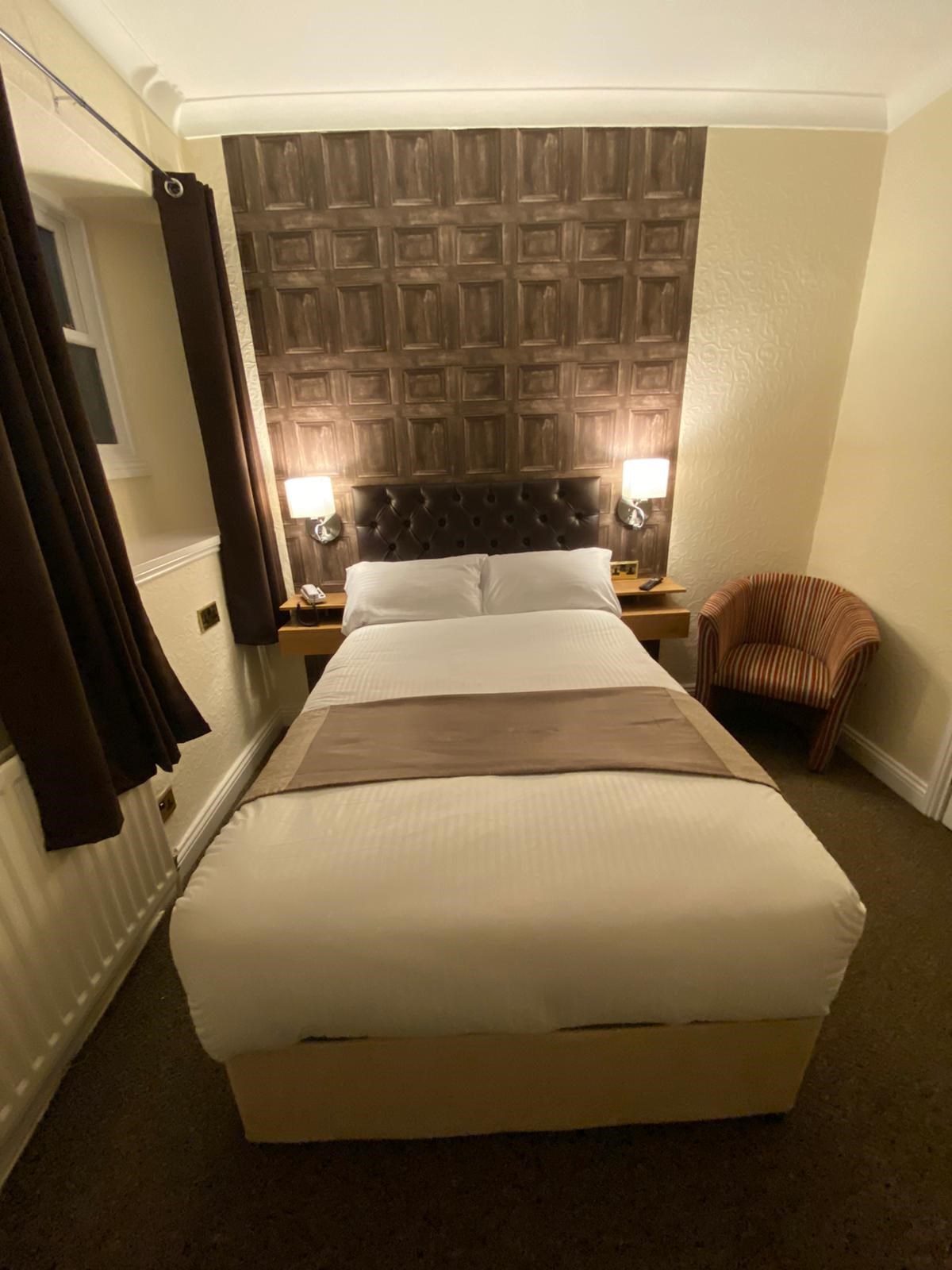 Room 4 (Small Double)