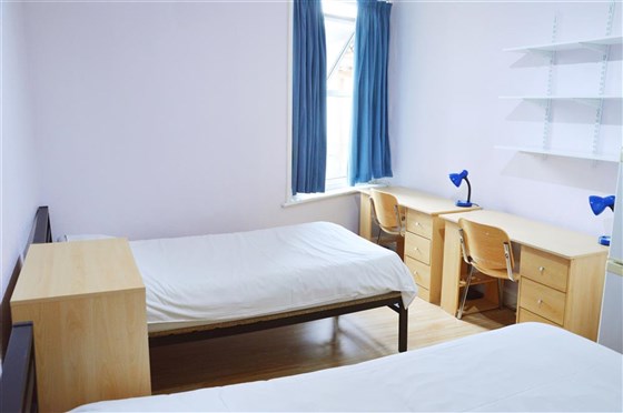 twin room