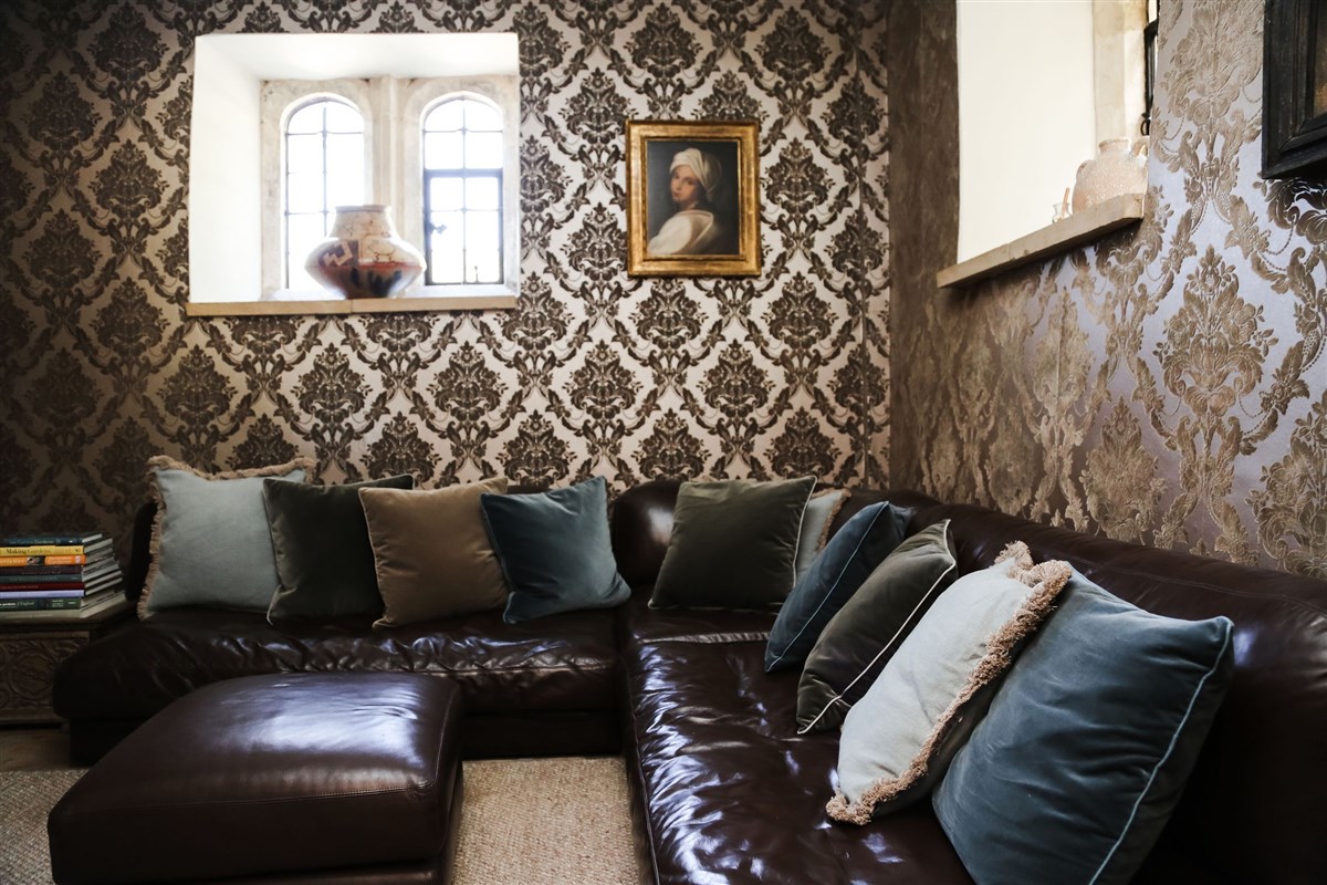 Manor Snug