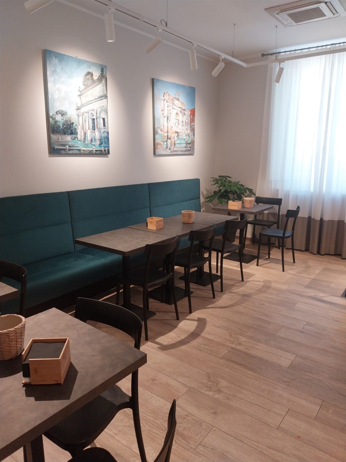 Breakfast room