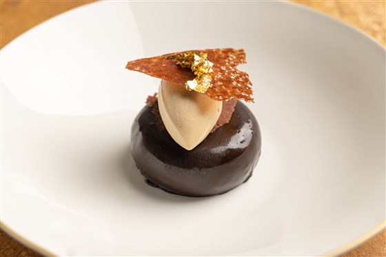 Fairmont Windsor Park - 1215 Restaurant Food