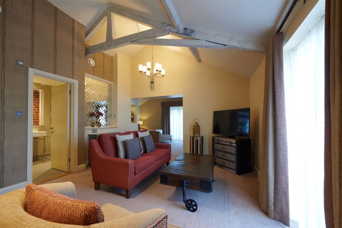 Oak Suite Living