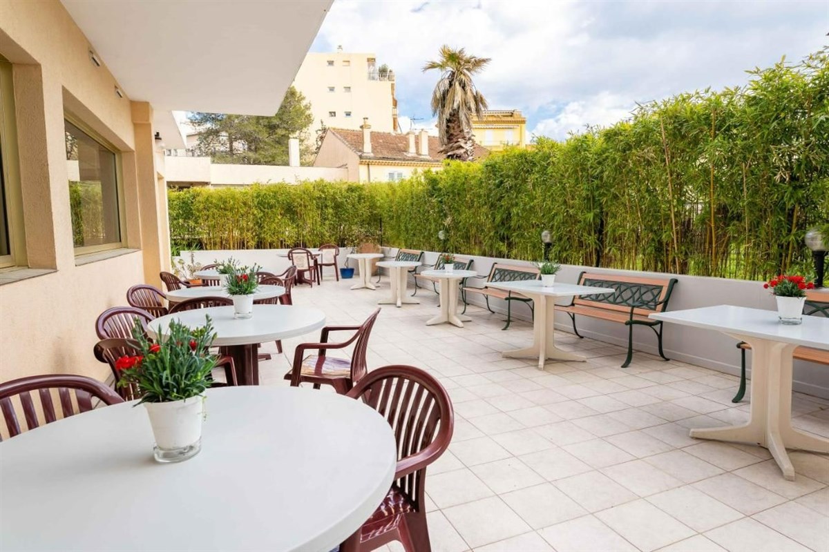 Adonis Cannes