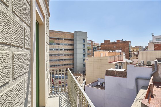 Appartamento con 3 camere da letto balcone