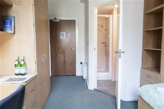 Camera singola con bagno privato