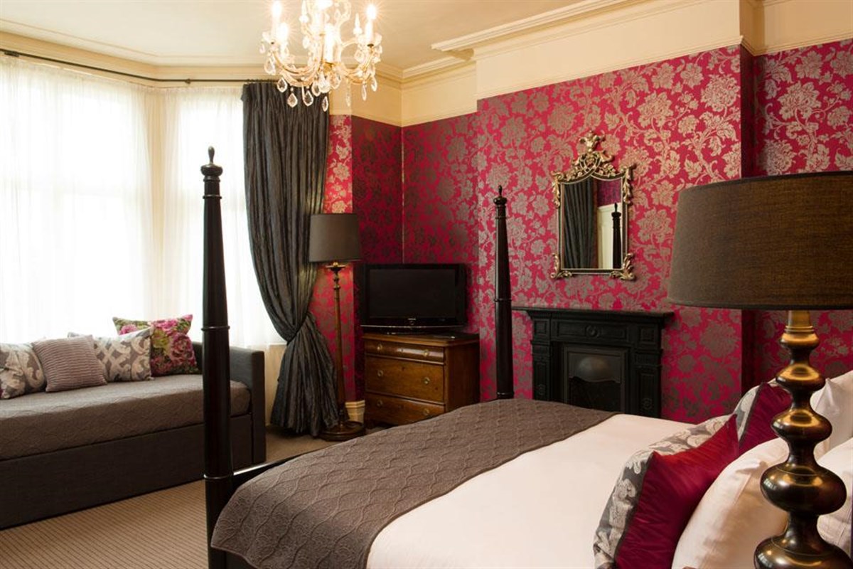 Brooks Guesthouse Bath 
