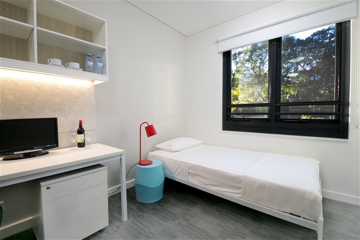 Chambre Simple Lit King-Size avec Salle de Bains Privative