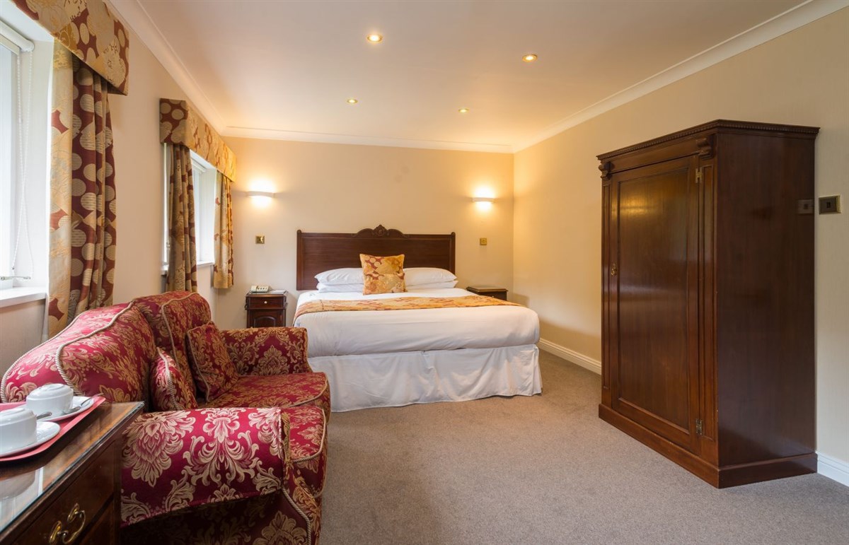Glen-Yr-Afon House Hotel