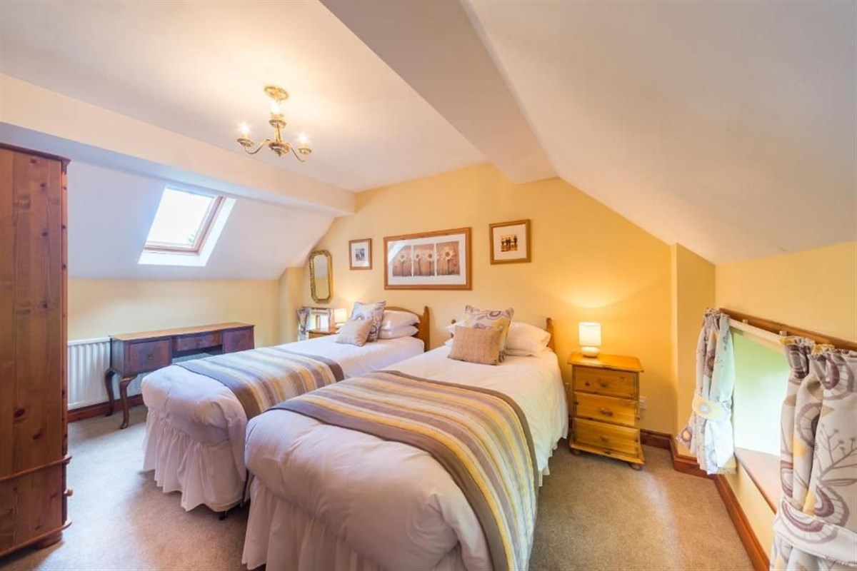 Glen-Yr-Afon House Hotel