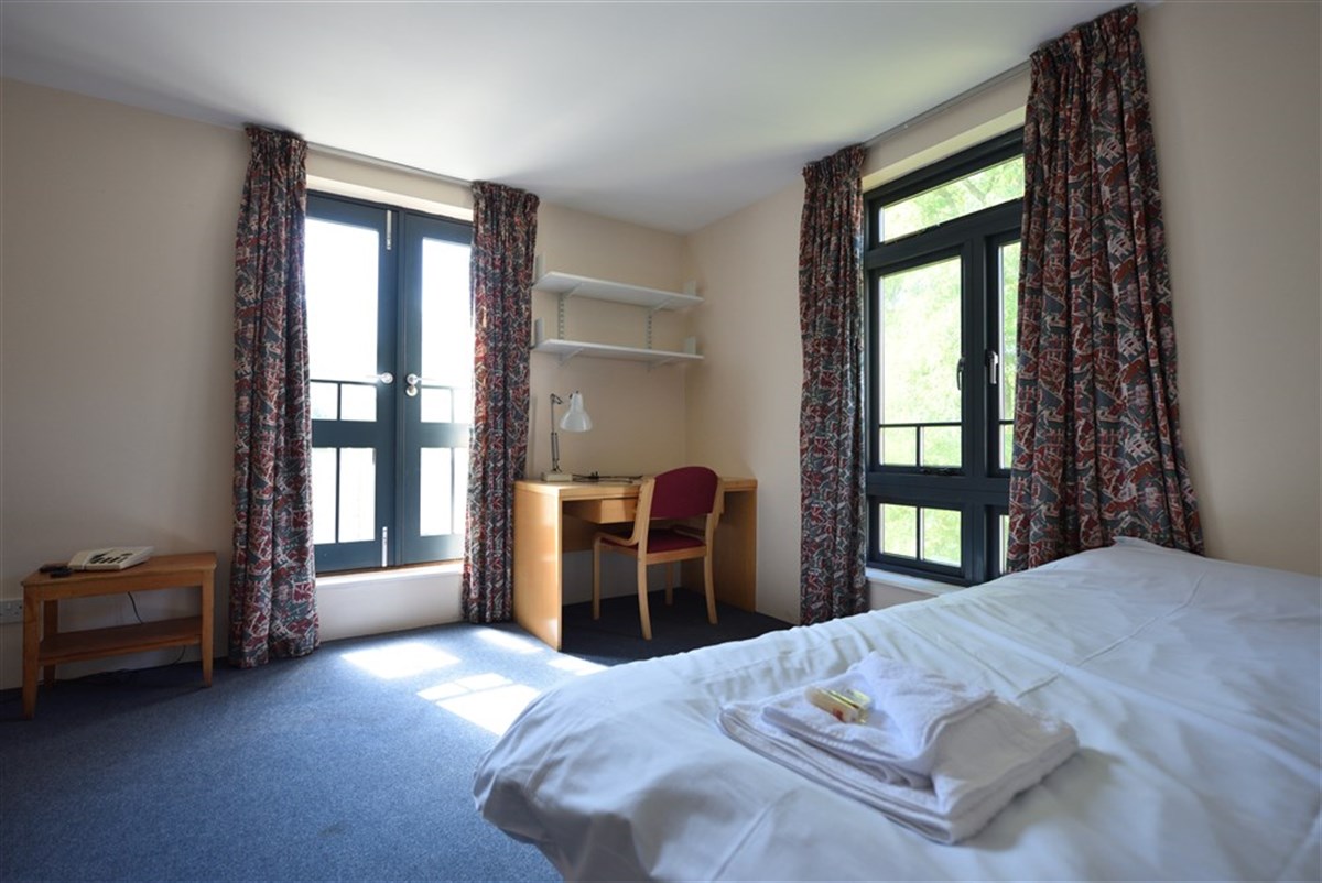 Goldney Hall Bedroom 