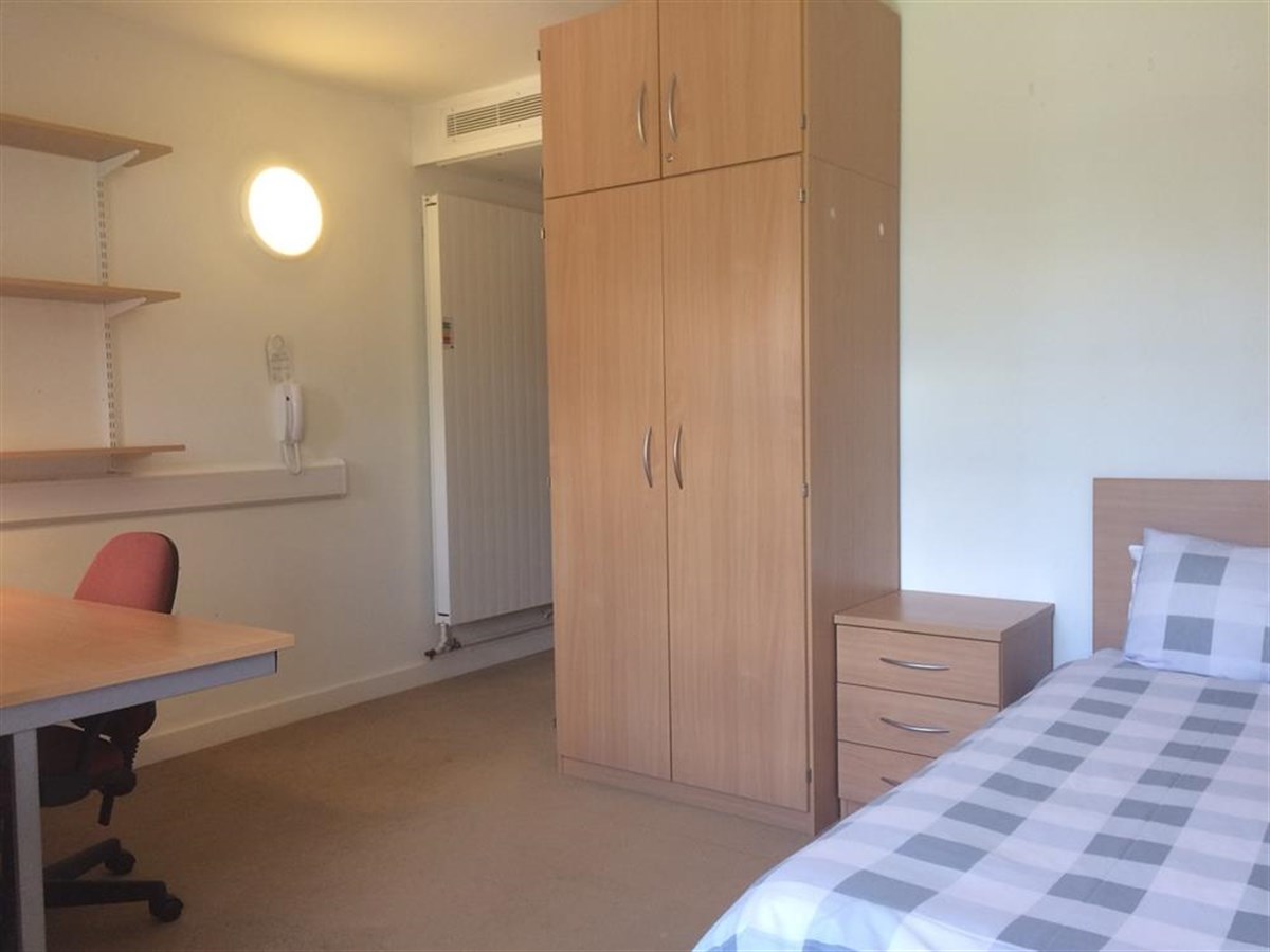 Camera singola con bagno privato