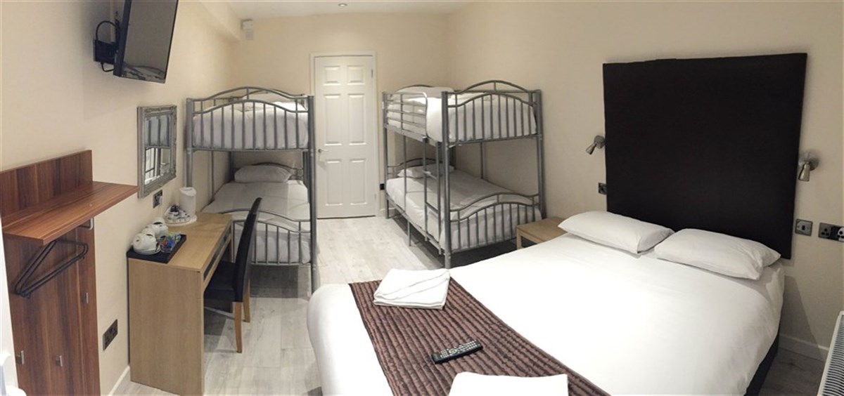 Family Rooms for 5 or 6