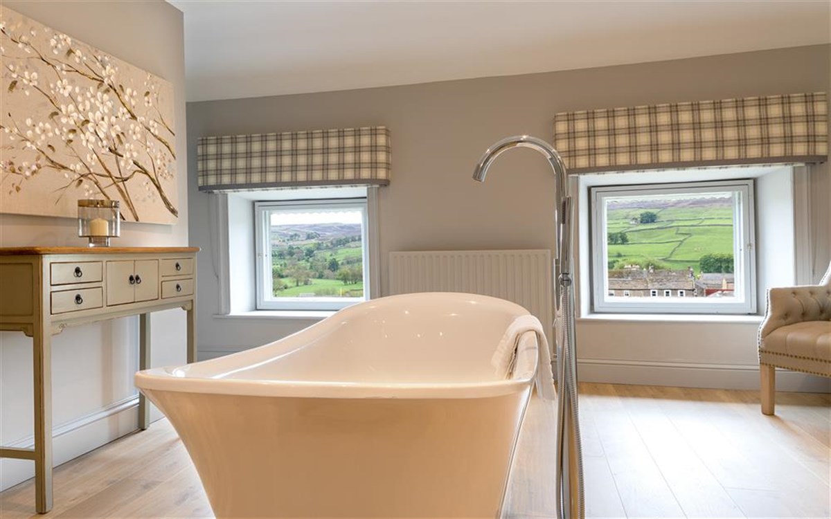 Bathroom in luxury room Ivelet