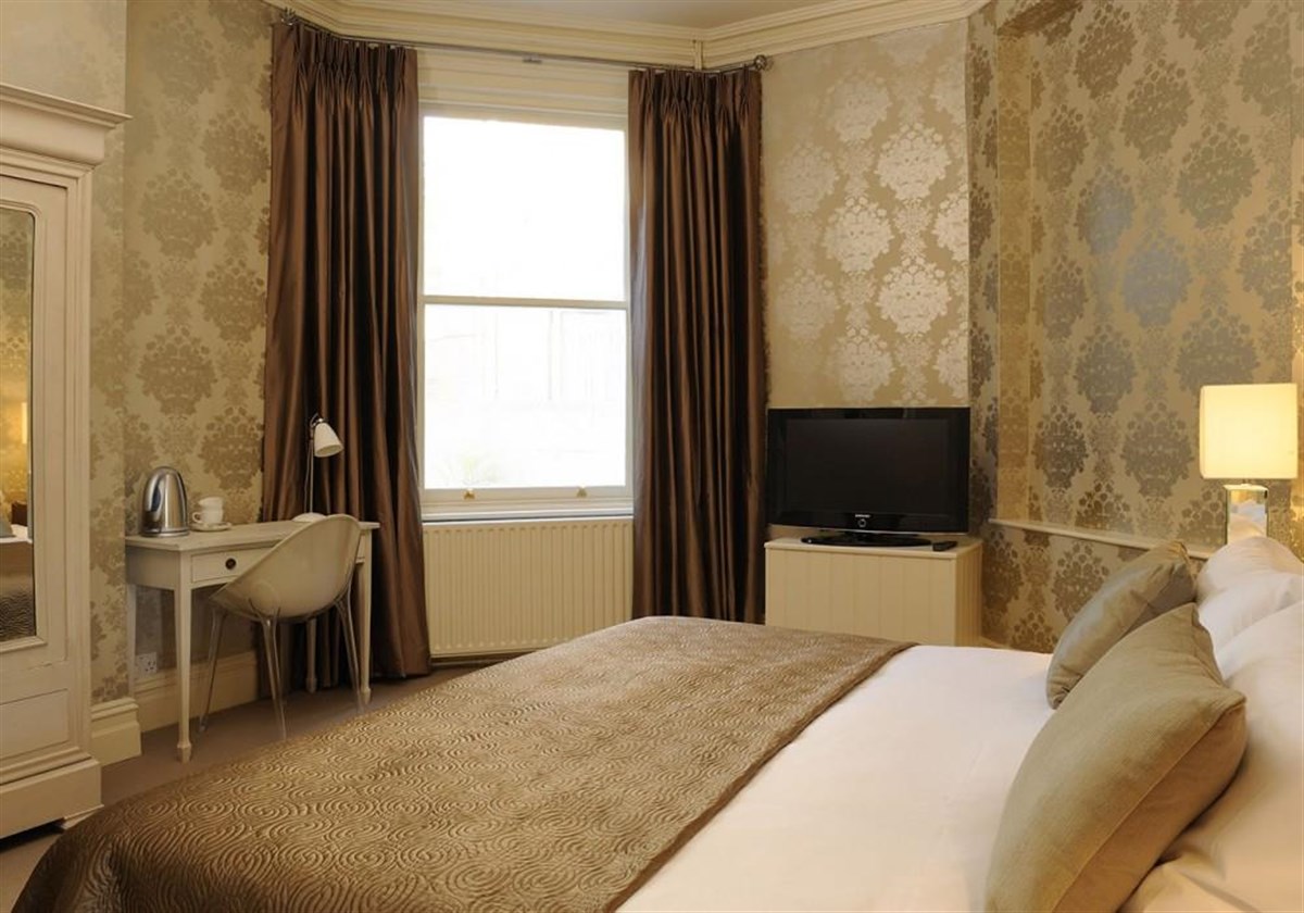 Brooks Guesthouse Bath 