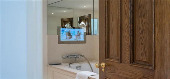 Luxury Room Bathroom