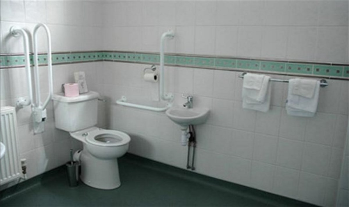 Behindertengerechte Badezimmer und Schlafzimmer
