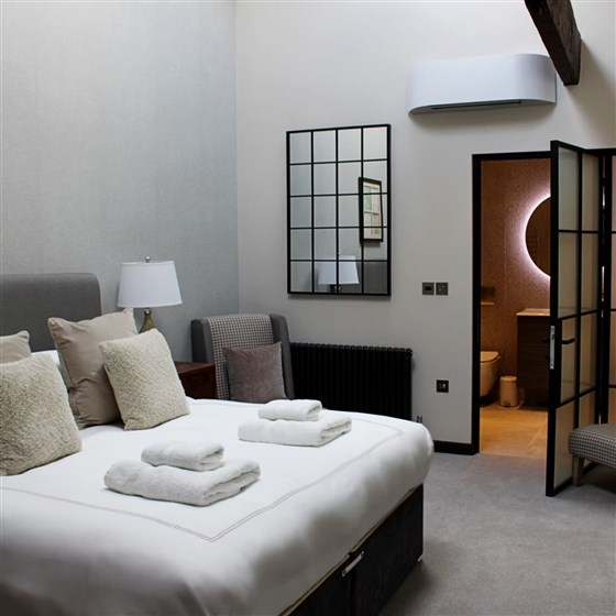 Guest bedroom