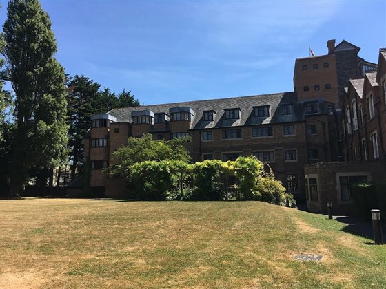 Edificio Norfolk e giardino dei compagni
