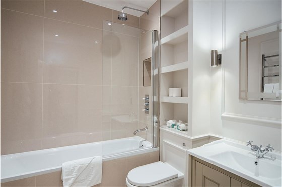Deluxe bathroom