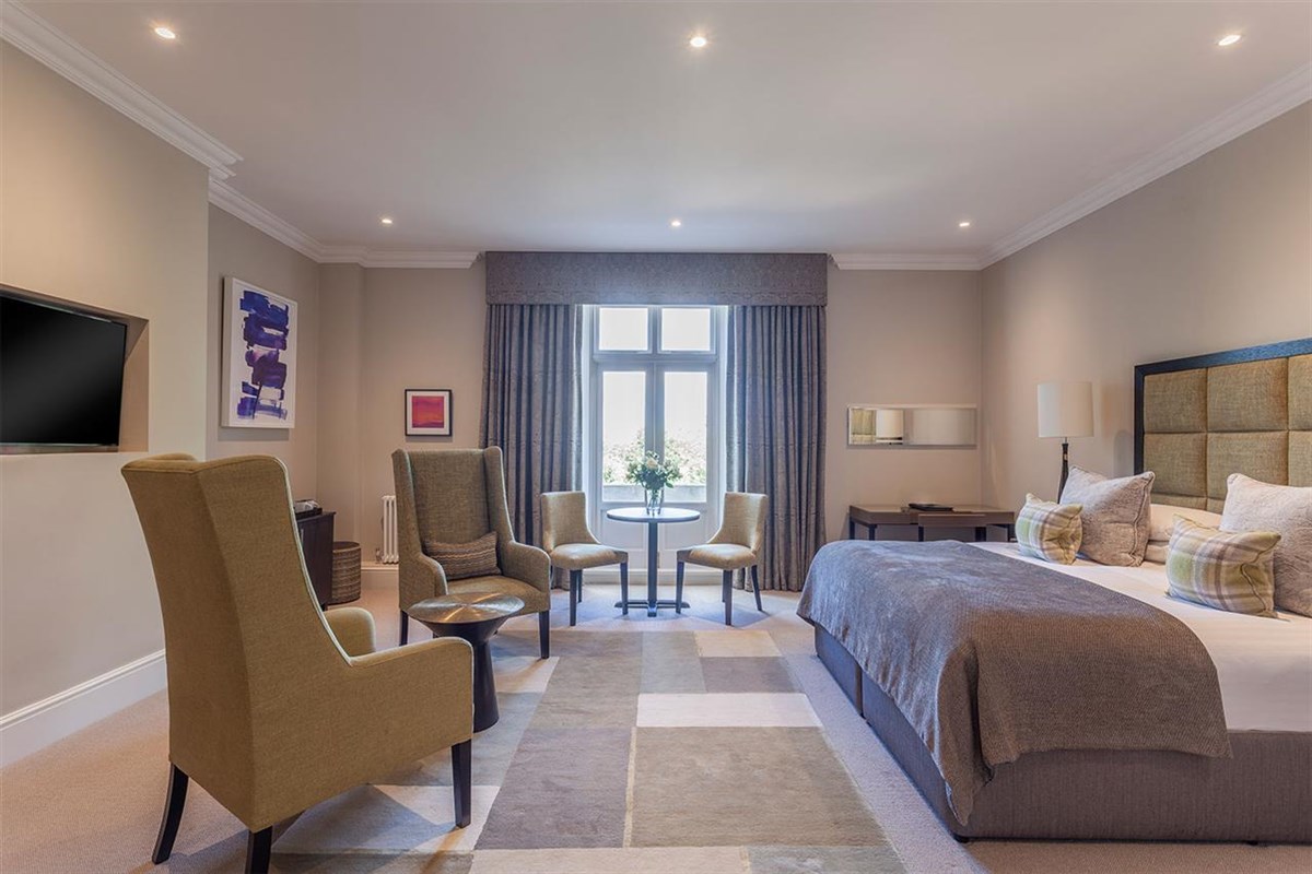 Feature Room