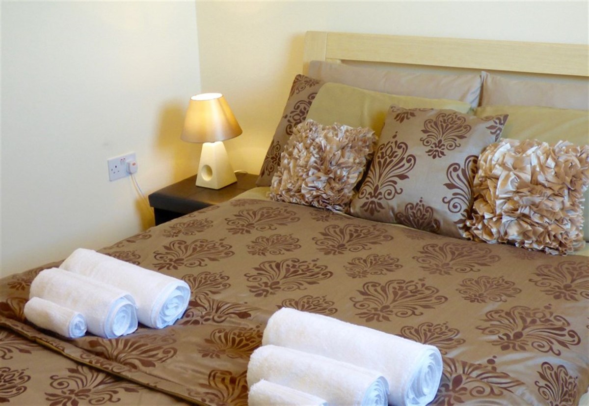 The Barony Suite Apartment, Cambuslang