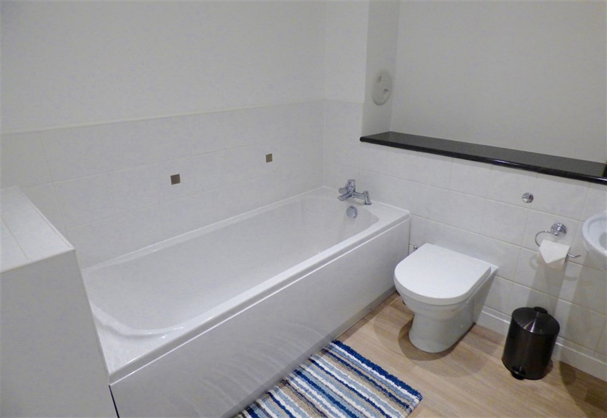 The Barony Suite Apartment, Cambuslang