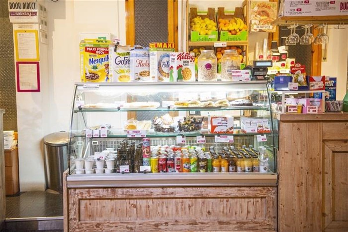Snacks & Drinks