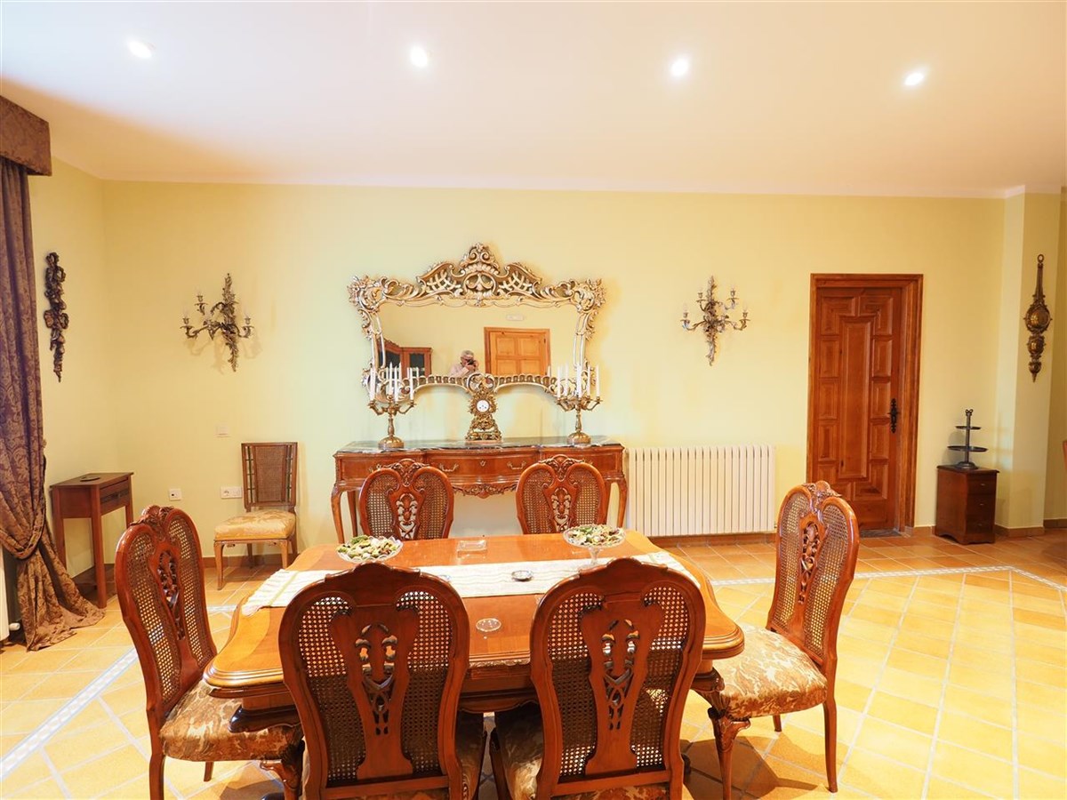 Reunion Room 