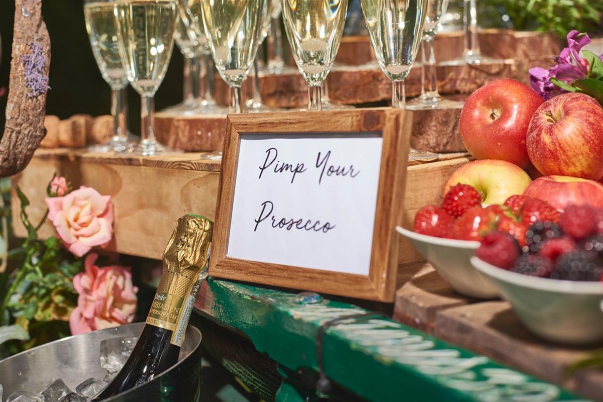 Prosecco bar