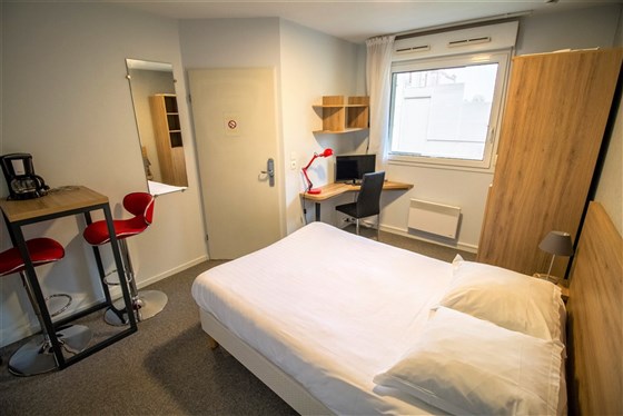 Studiomöbel und Ausstattung