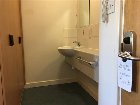 Lavandino per camera singola standard