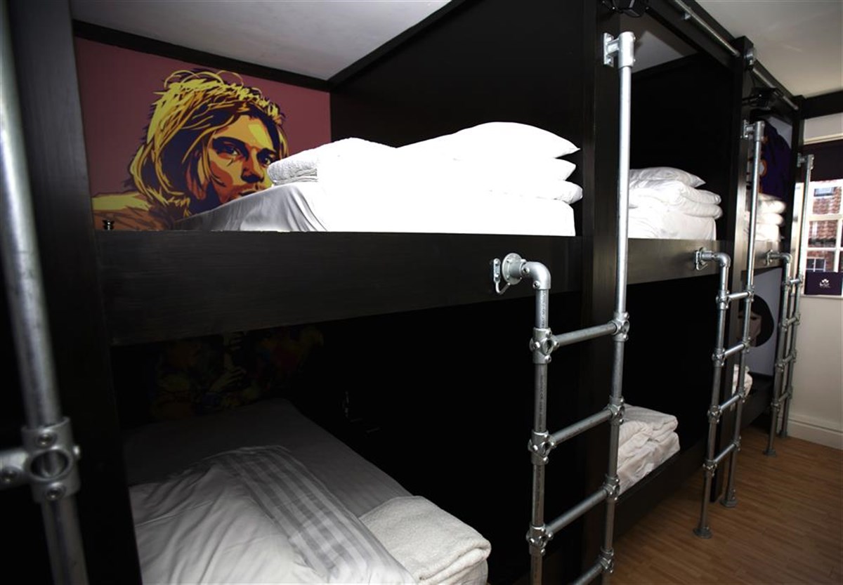 8 bed dorm