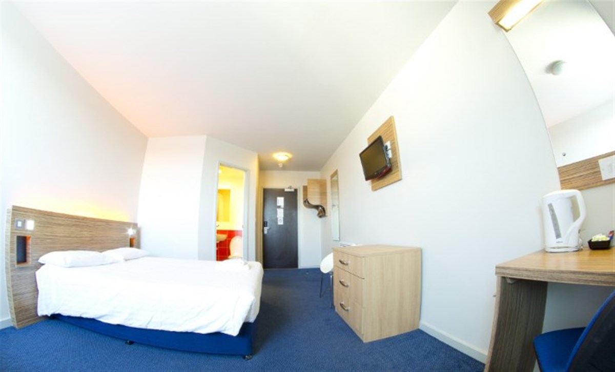 Ensuite Bedroom 
