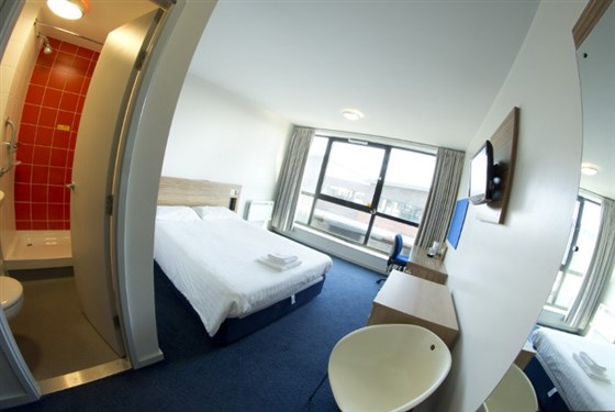Ensuite Bedroom 