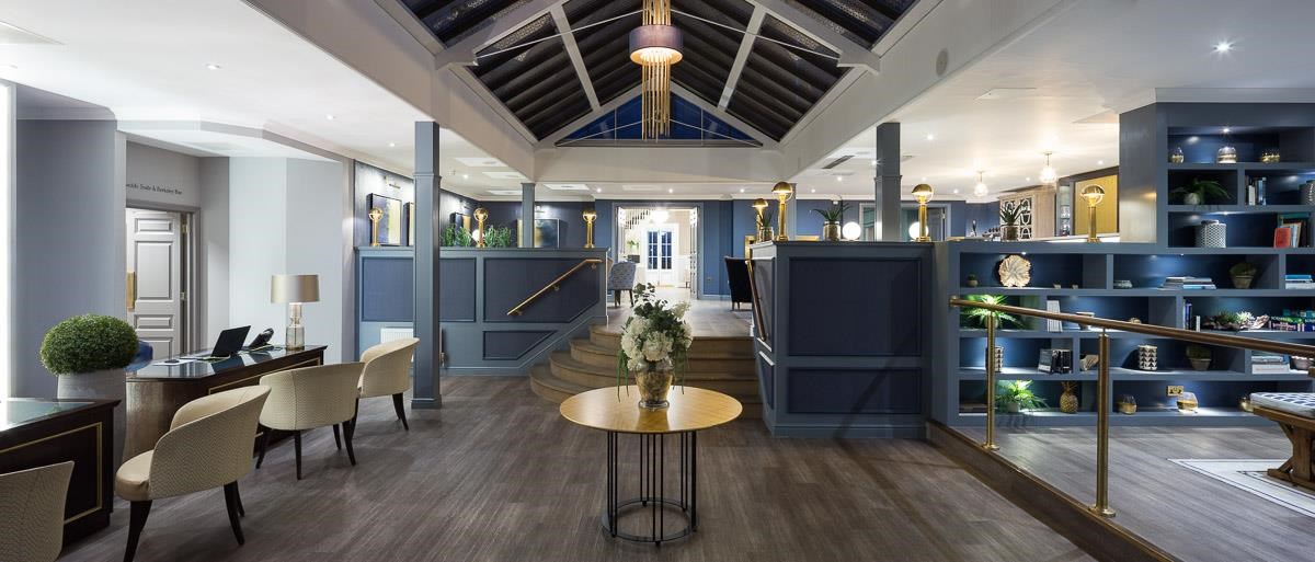 Entrance foyer 