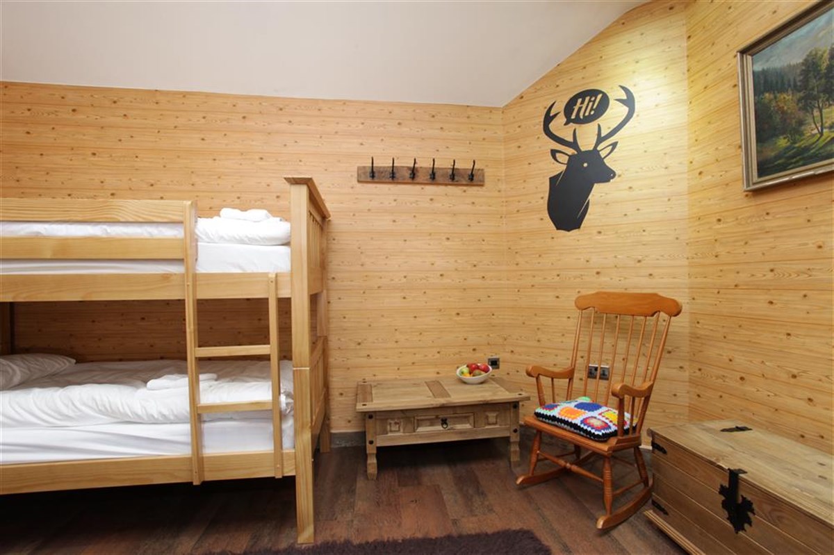6 bed dorm