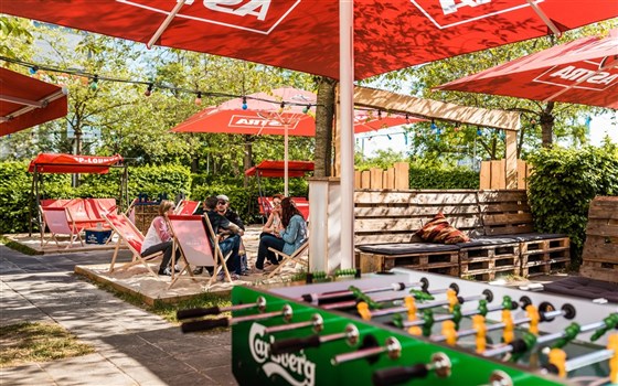 Biergarten (im Sommer geöffnet)