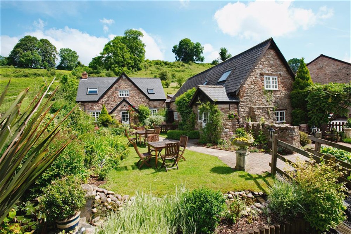 Cottage Garden outside Reception