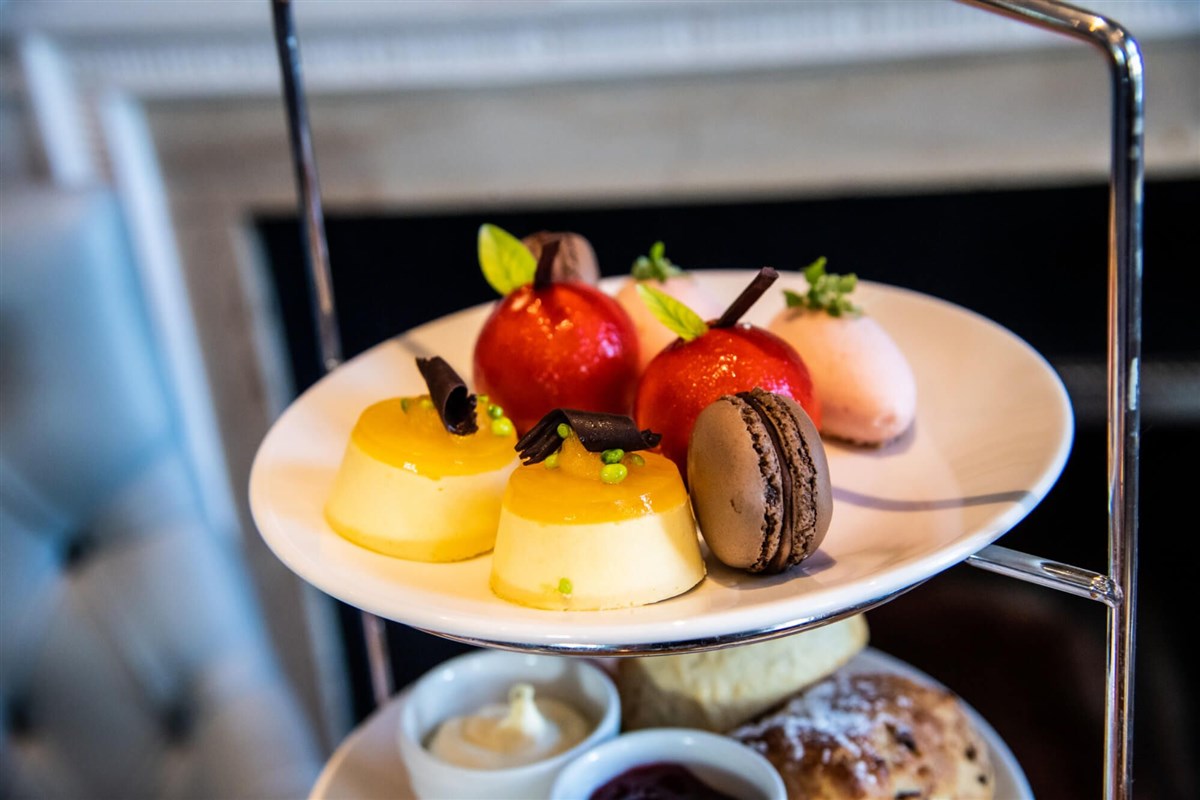 Queen's Hotel afternoon tea