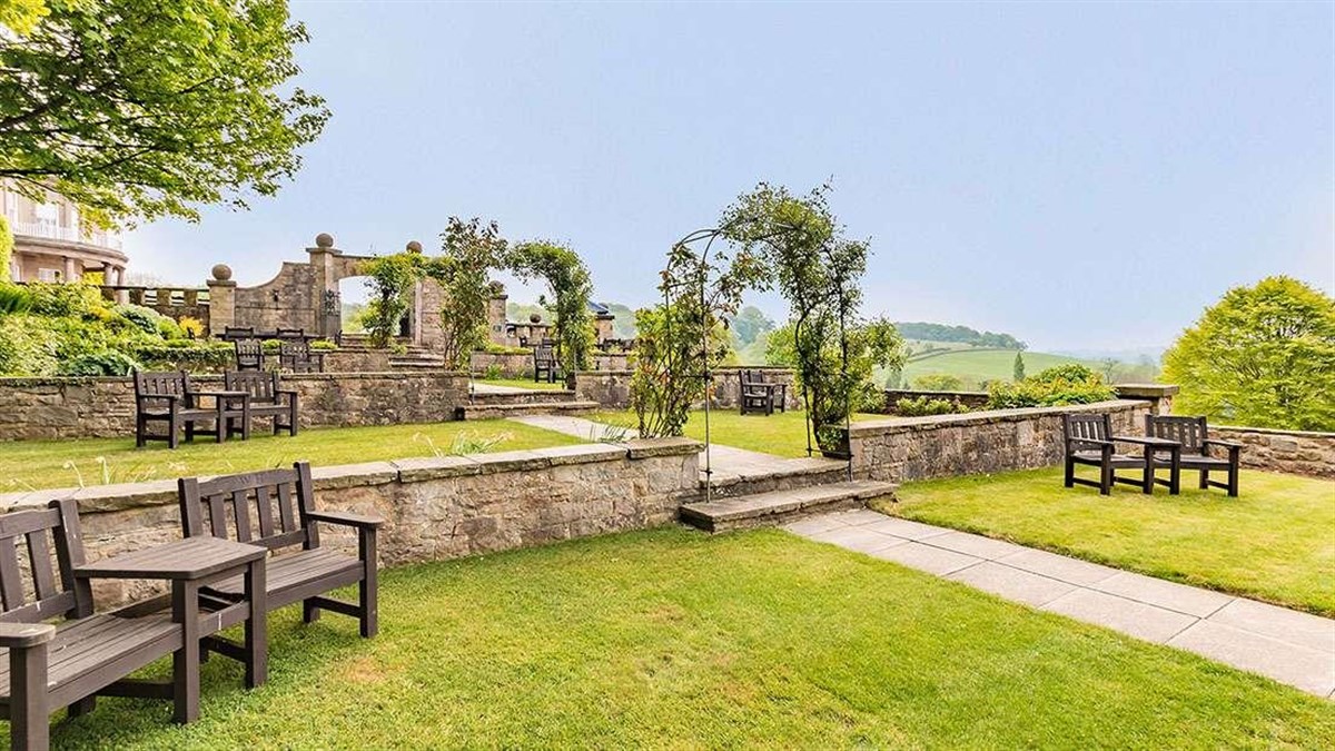 Wood Hall Hotel & Spa