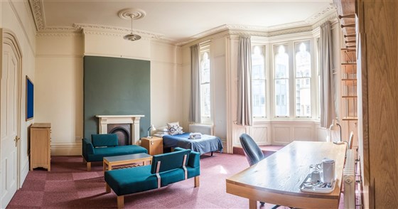 Camera singola con bagno privato sulla scala a Y, cortile della biblioteca