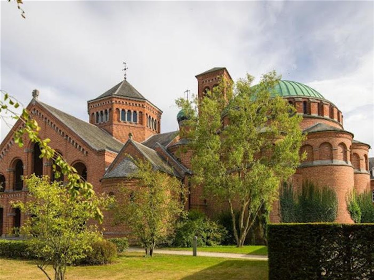 The delightful grounds of Saint-Andries Abbey Zevenkerken